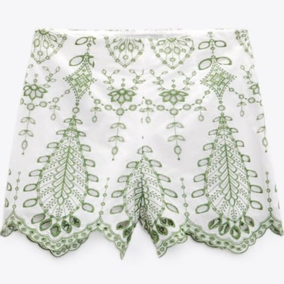 Embroidered shorts - Picture 3 of 4